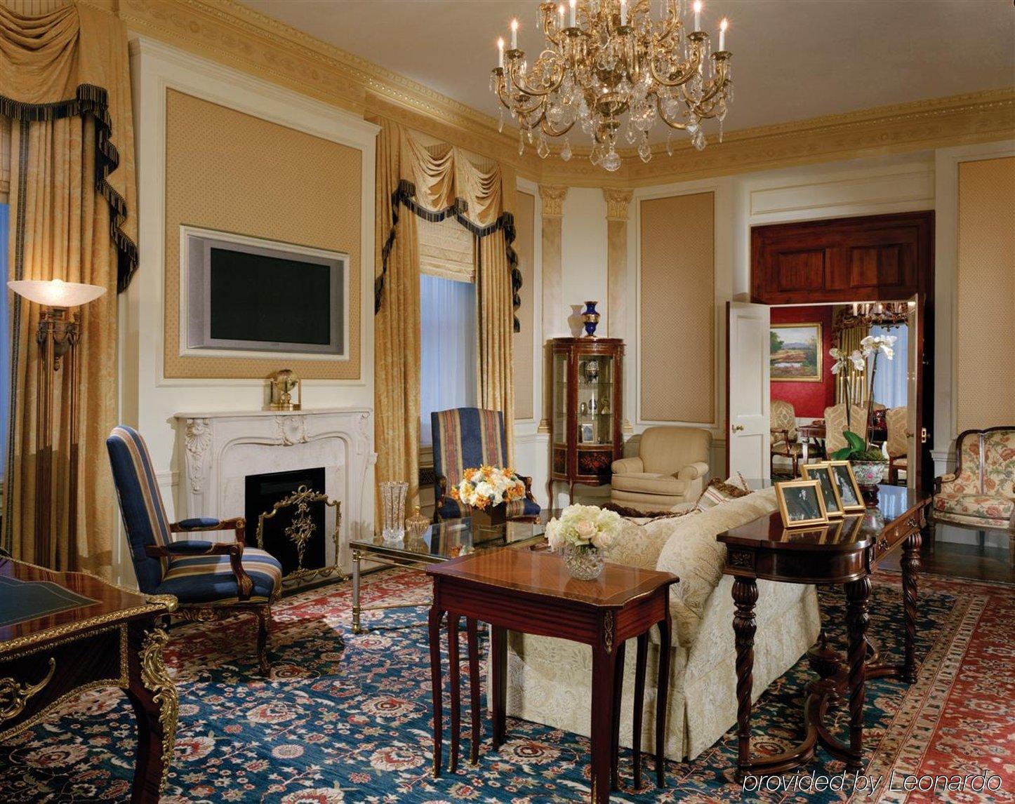 ホテル The Towers Of The Waldorf Astoria ニューヨーク 部屋 写真